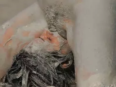 സുന്ദരിയായ കൗമാരക്കാരൻ വശീകരിച്ചു