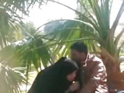 ആഴത്തിൽ നഖമുള്ള അലക്സിയ
